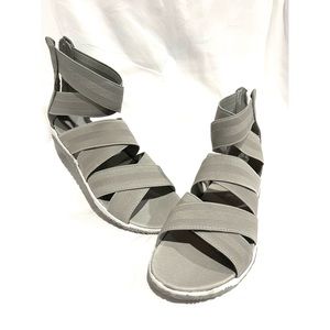 Sorel Out N About Plus Strap Sandal - Dove NWOT